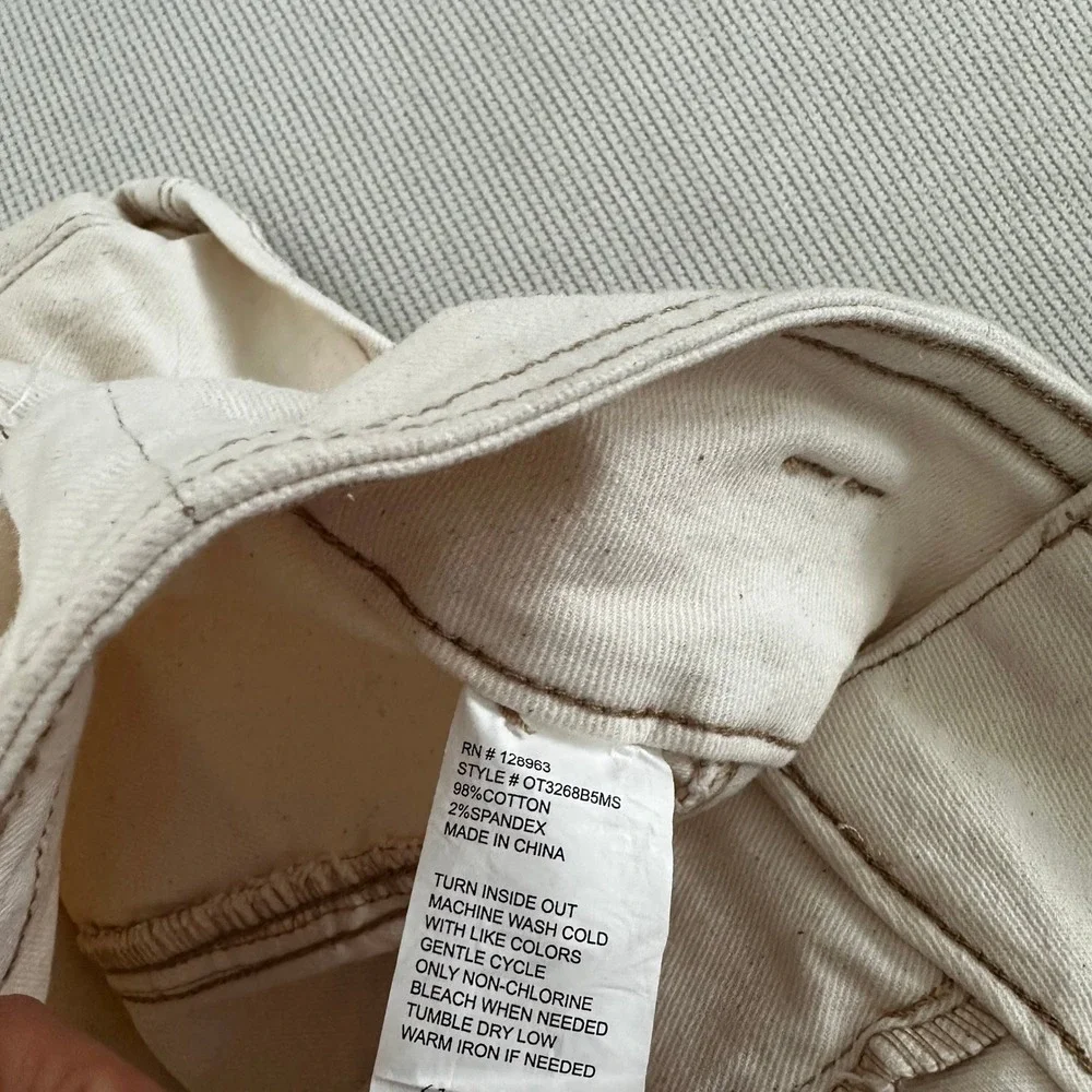 NWT Banjara Cream High Rise Shorts Size 9 28 Contrast Stitch‎